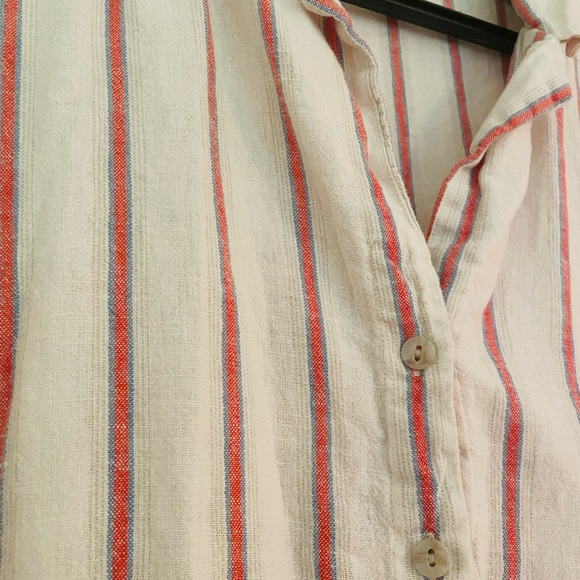 Cropped button down shirt universal thread - Picture 2 of 3